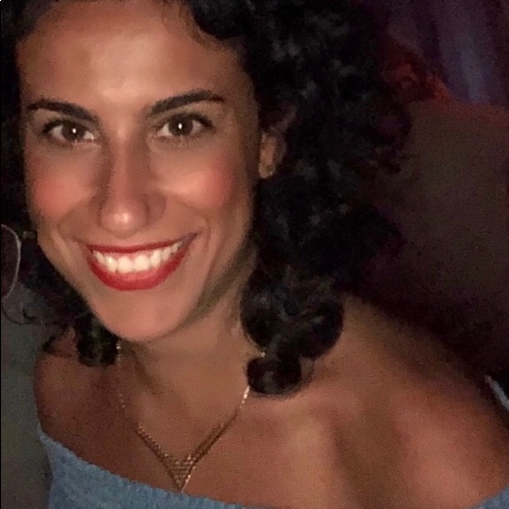 Meet your Posher, Danielle